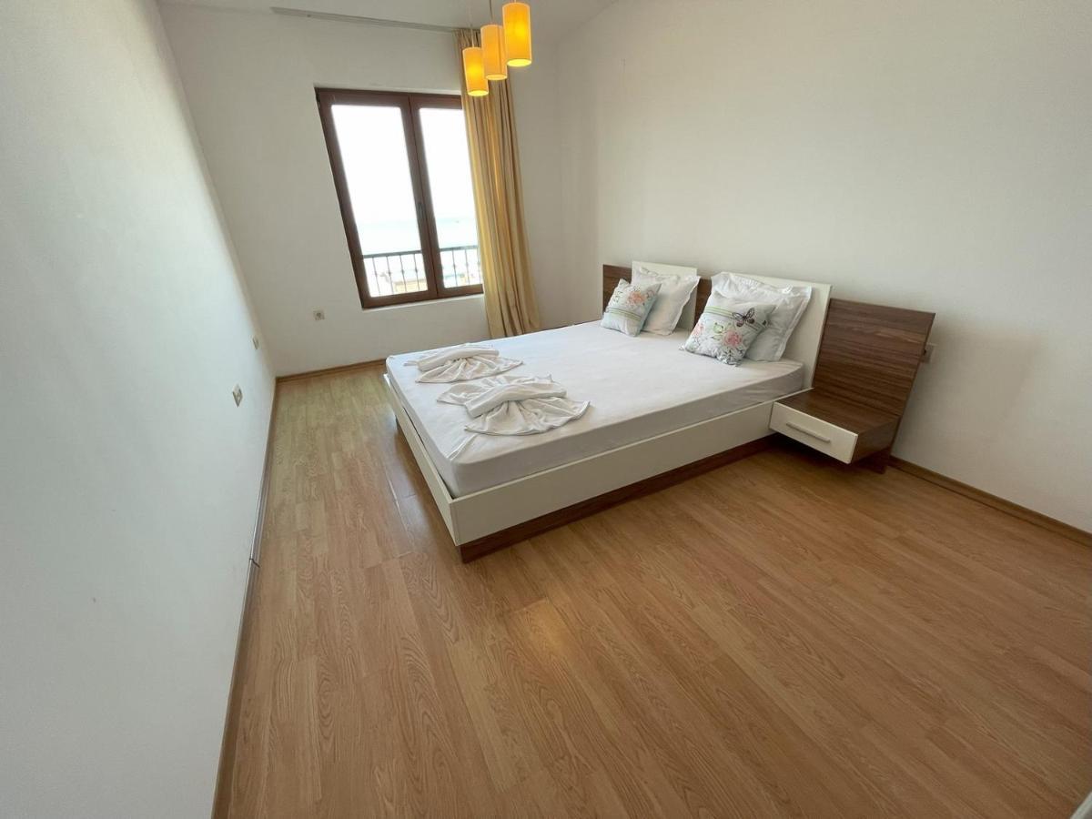 Menada Rocamar Apartments Tsarévo Extérieur photo