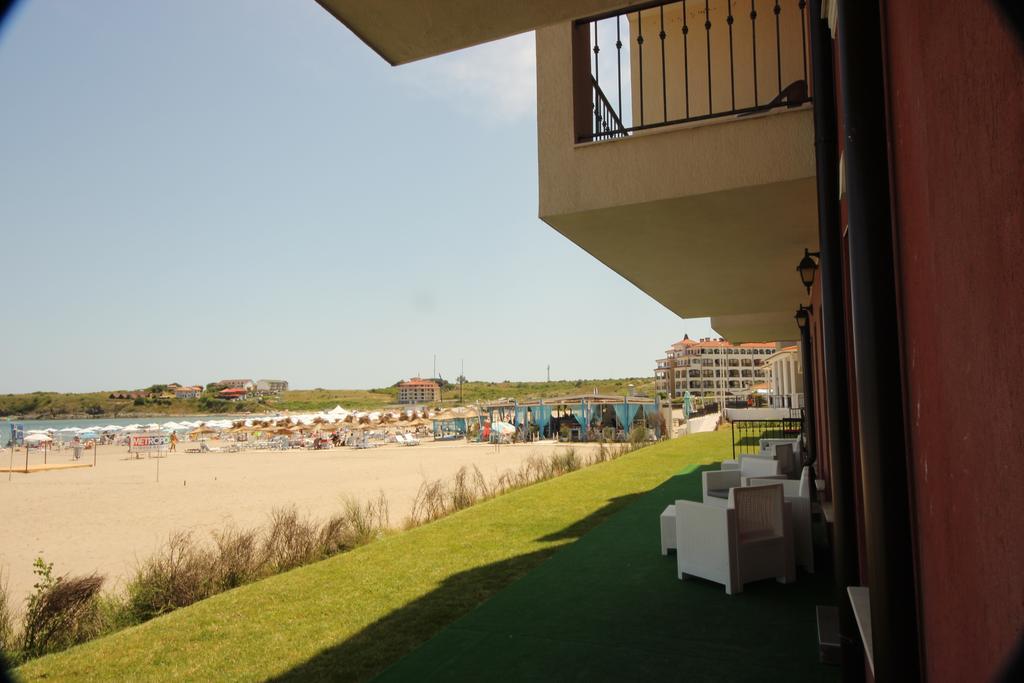 Menada Rocamar Apartments Tsarévo Extérieur photo