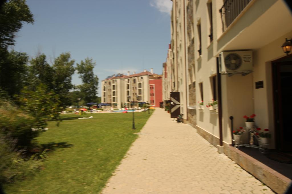 Menada Rocamar Apartments Tsarévo Extérieur photo