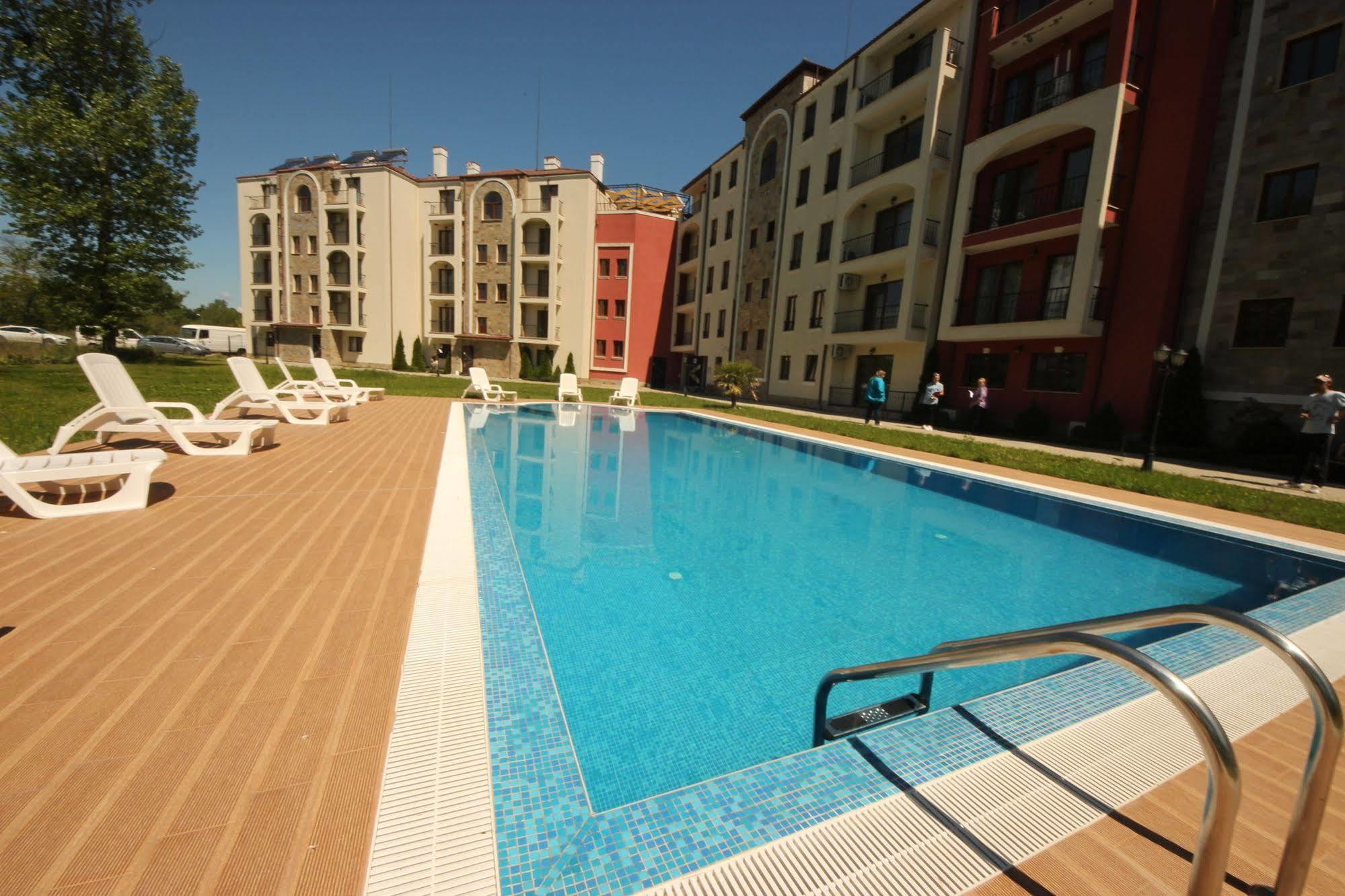 Menada Rocamar Apartments Tsarévo Extérieur photo