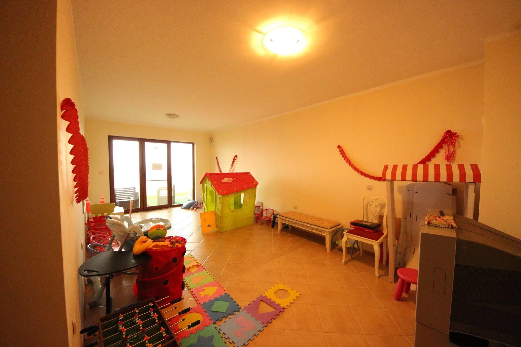 Menada Rocamar Apartments Tsarévo Extérieur photo