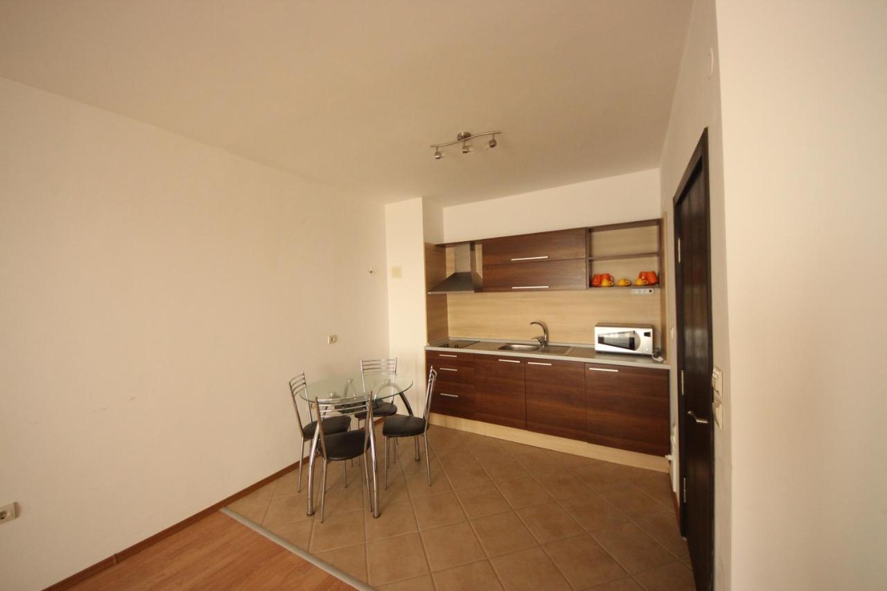 Menada Rocamar Apartments Tsarévo Extérieur photo
